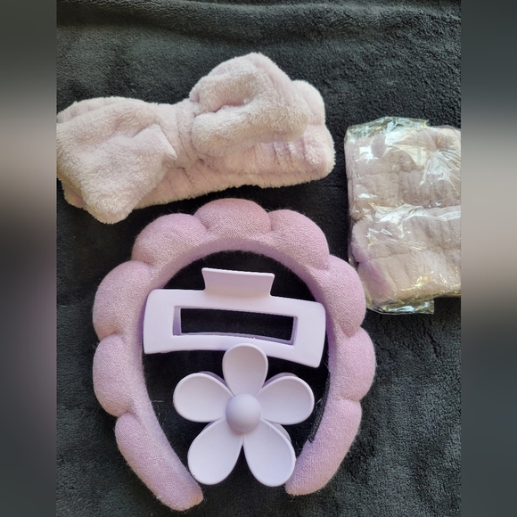 Accessories - NWOT 6pcs Women Spa Accessories-purple